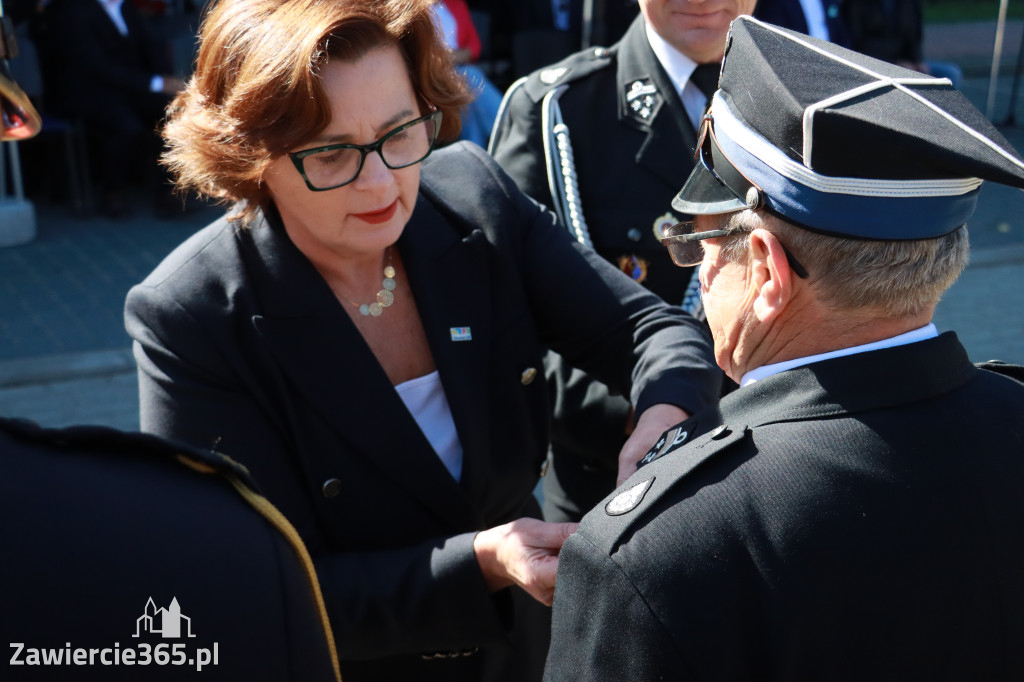 Fotorelacja II: Uroczystość NADANIA SZTANDARU i 50-lecie Zarządu Miejskiego ZOSP RP w Zawierciu