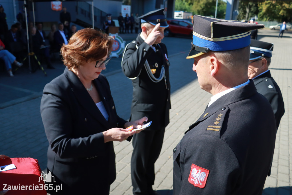 Fotorelacja II: Uroczystość NADANIA SZTANDARU i 50-lecie Zarządu Miejskiego ZOSP RP w Zawierciu