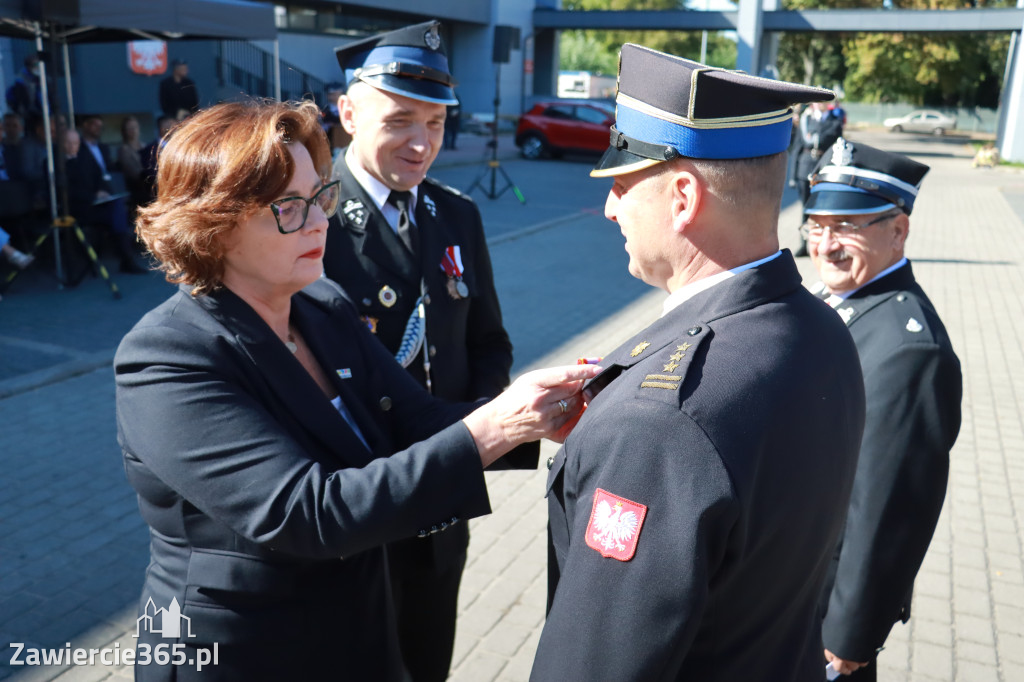 Fotorelacja II: Uroczystość NADANIA SZTANDARU i 50-lecie Zarządu Miejskiego ZOSP RP w Zawierciu