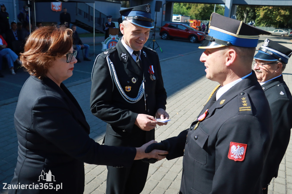 Fotorelacja II: Uroczystość NADANIA SZTANDARU i 50-lecie Zarządu Miejskiego ZOSP RP w Zawierciu
