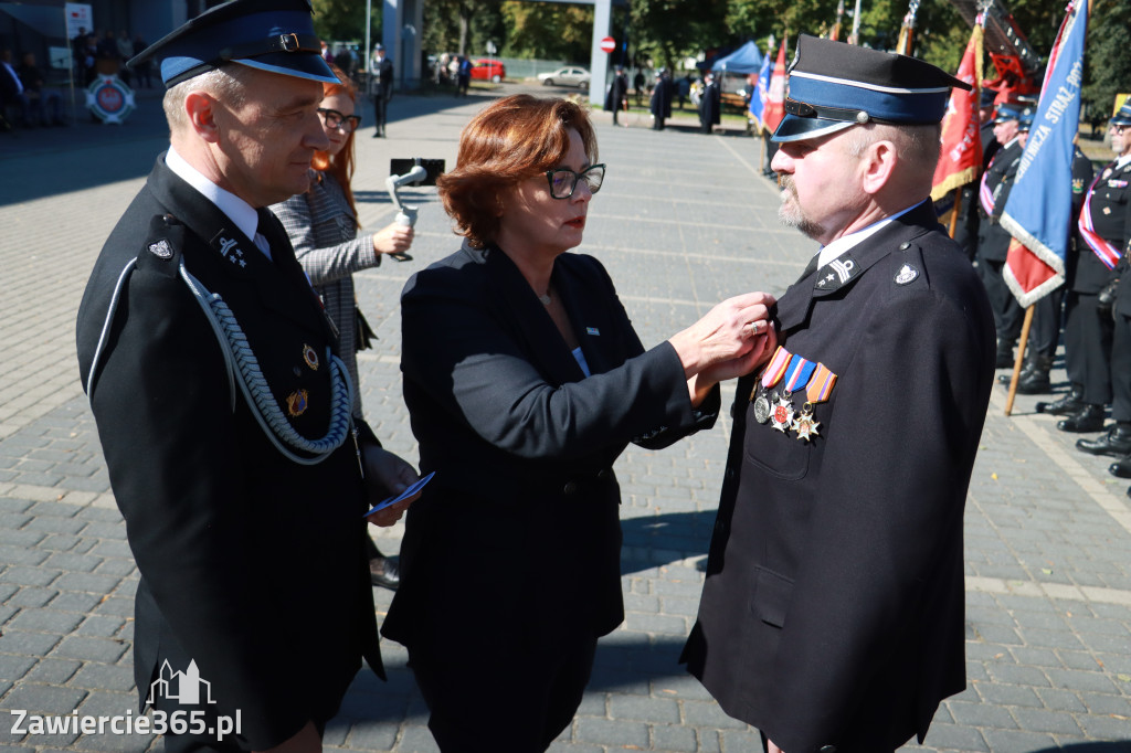 Fotorelacja II: Uroczystość NADANIA SZTANDARU i 50-lecie Zarządu Miejskiego ZOSP RP w Zawierciu