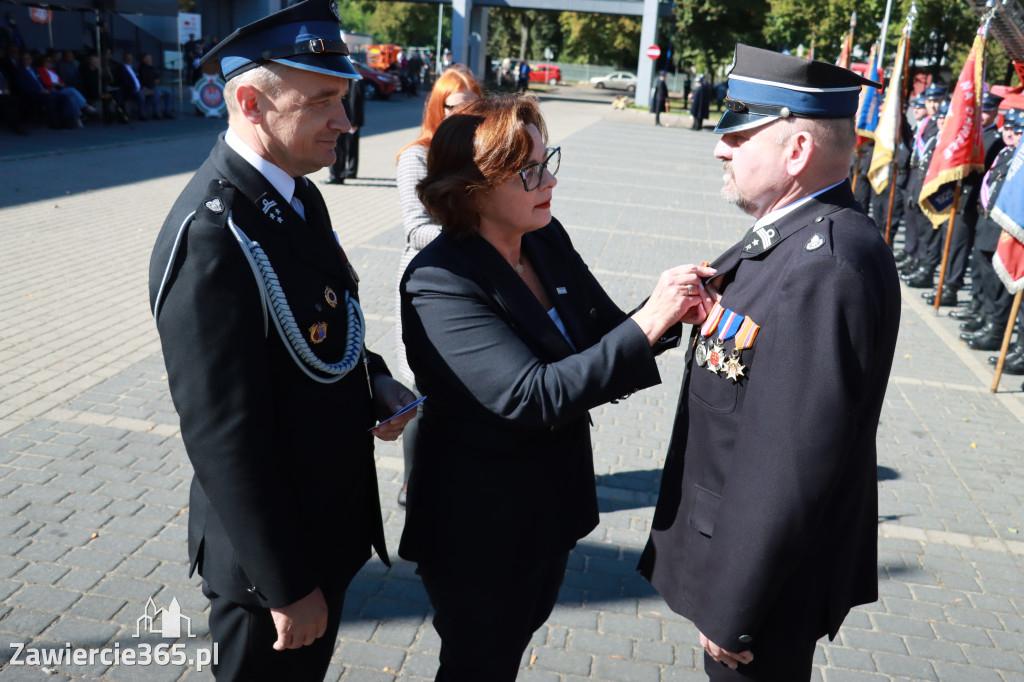 Fotorelacja II: Uroczystość NADANIA SZTANDARU i 50-lecie Zarządu Miejskiego ZOSP RP w Zawierciu