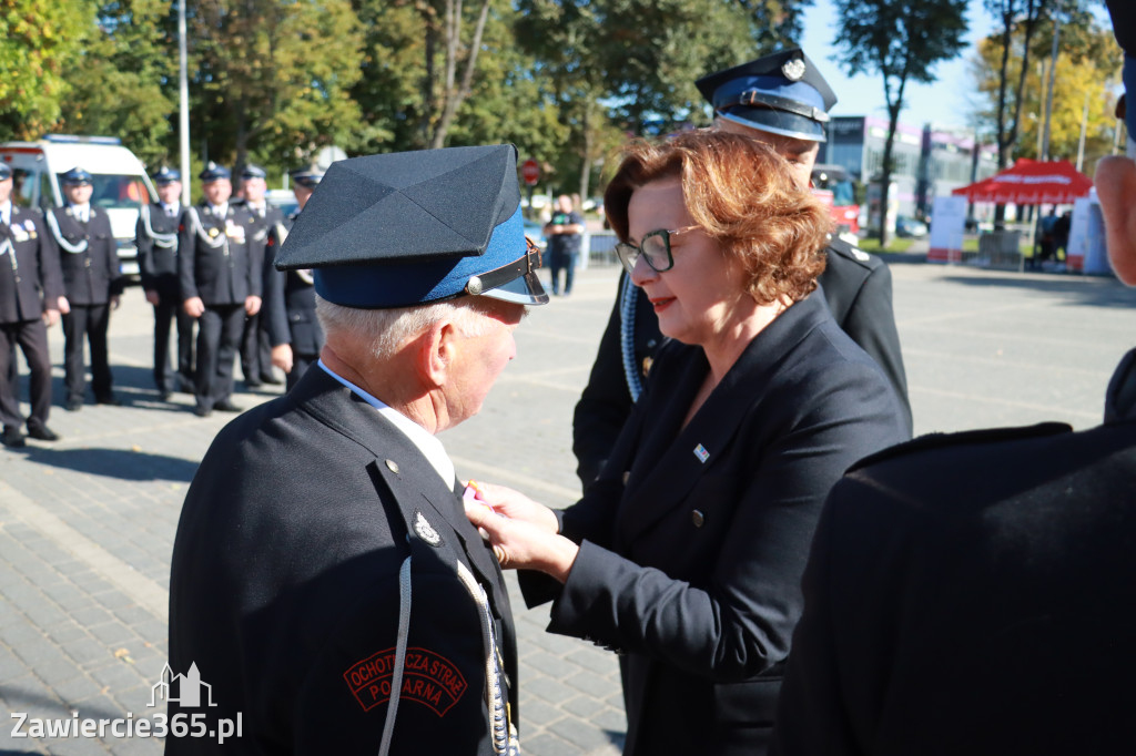 Fotorelacja II: Uroczystość NADANIA SZTANDARU i 50-lecie Zarządu Miejskiego ZOSP RP w Zawierciu