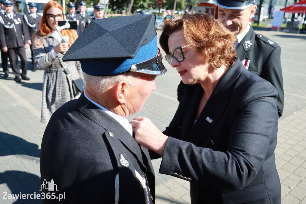 Fotorelacja II: Uroczystość NADANIA SZTANDARU i 50-lecie Zarządu Miejskiego ZOSP RP w Zawierciu