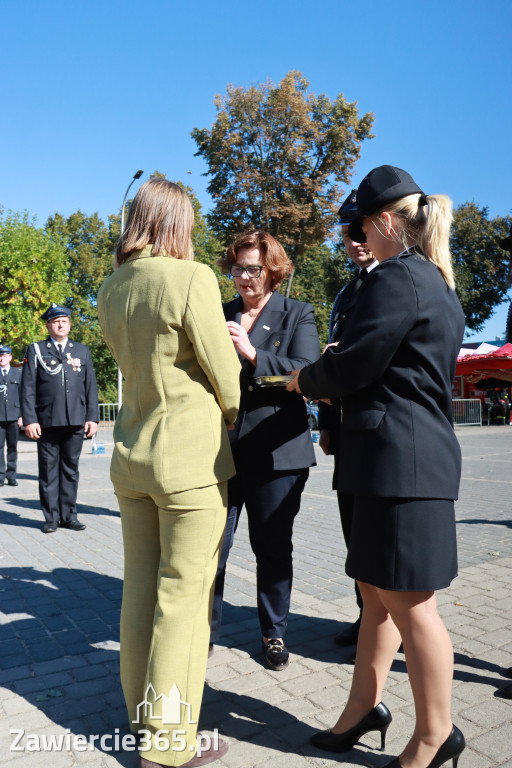 Fotorelacja II: Uroczystość NADANIA SZTANDARU i 50-lecie Zarządu Miejskiego ZOSP RP w Zawierciu