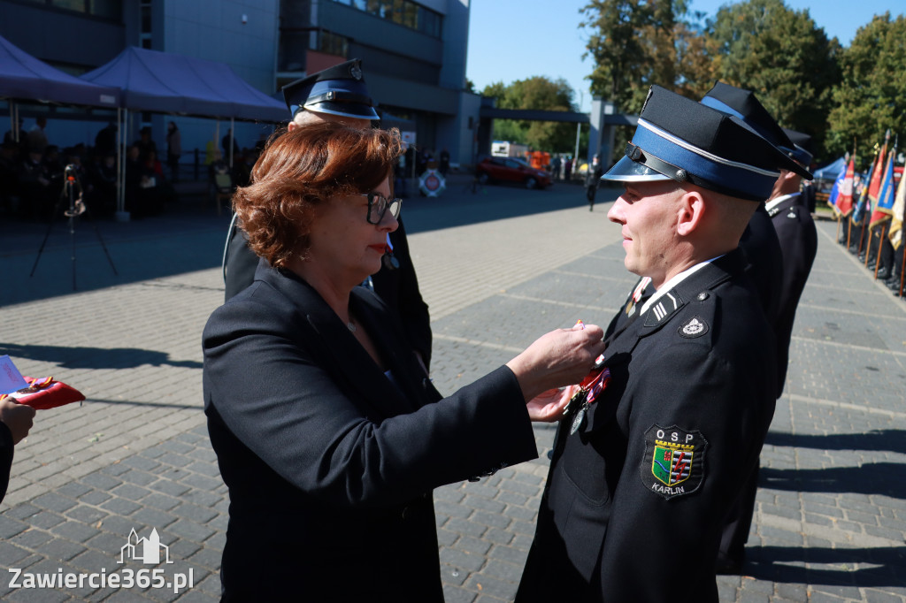 Fotorelacja II: Uroczystość NADANIA SZTANDARU i 50-lecie Zarządu Miejskiego ZOSP RP w Zawierciu