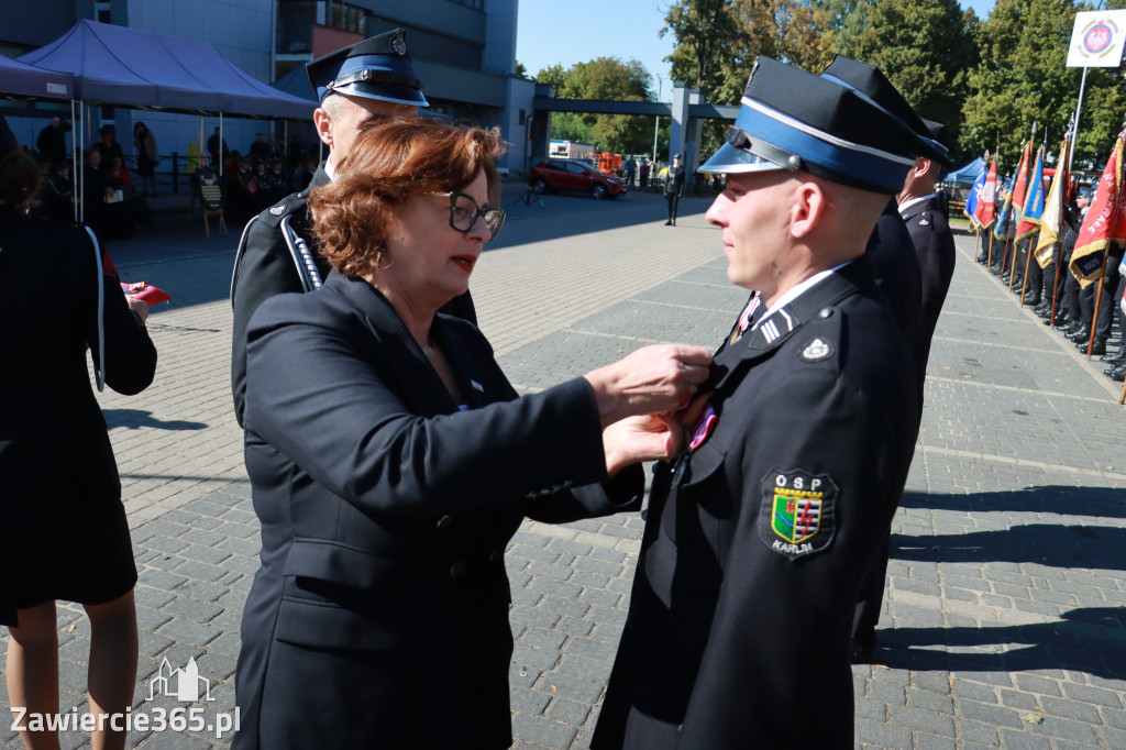 Fotorelacja II: Uroczystość NADANIA SZTANDARU i 50-lecie Zarządu Miejskiego ZOSP RP w Zawierciu