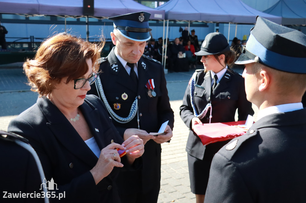 Fotorelacja II: Uroczystość NADANIA SZTANDARU i 50-lecie Zarządu Miejskiego ZOSP RP w Zawierciu