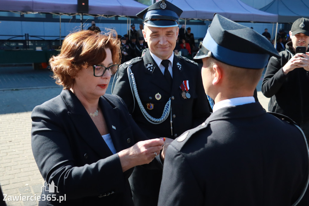 Fotorelacja II: Uroczystość NADANIA SZTANDARU i 50-lecie Zarządu Miejskiego ZOSP RP w Zawierciu