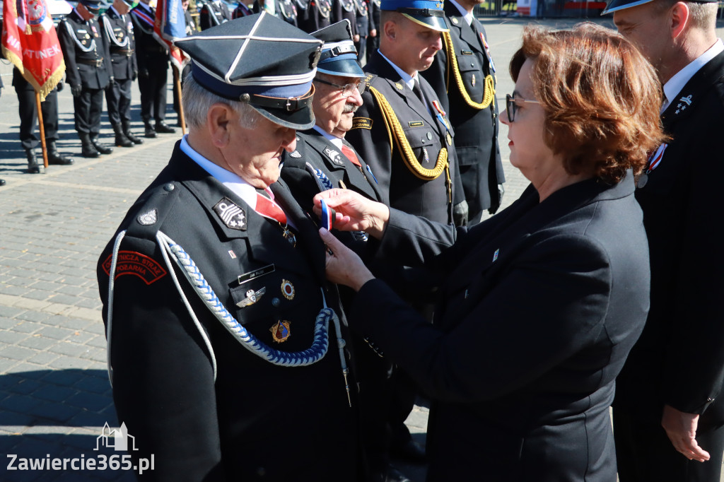 Fotorelacja II: Uroczystość NADANIA SZTANDARU i 50-lecie Zarządu Miejskiego ZOSP RP w Zawierciu
