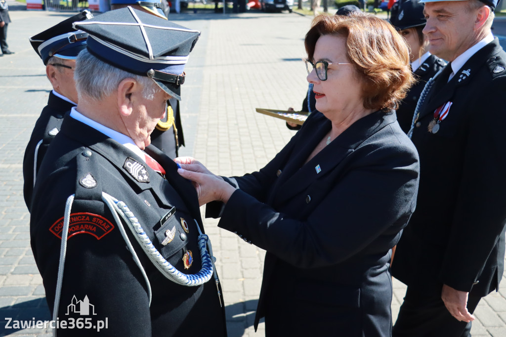 Fotorelacja II: Uroczystość NADANIA SZTANDARU i 50-lecie Zarządu Miejskiego ZOSP RP w Zawierciu