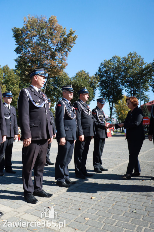 Fotorelacja II: Uroczystość NADANIA SZTANDARU i 50-lecie Zarządu Miejskiego ZOSP RP w Zawierciu