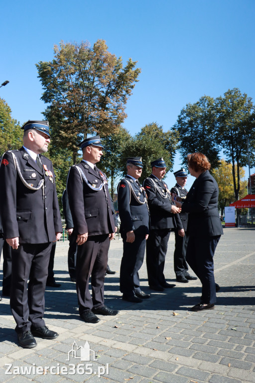 Fotorelacja II: Uroczystość NADANIA SZTANDARU i 50-lecie Zarządu Miejskiego ZOSP RP w Zawierciu