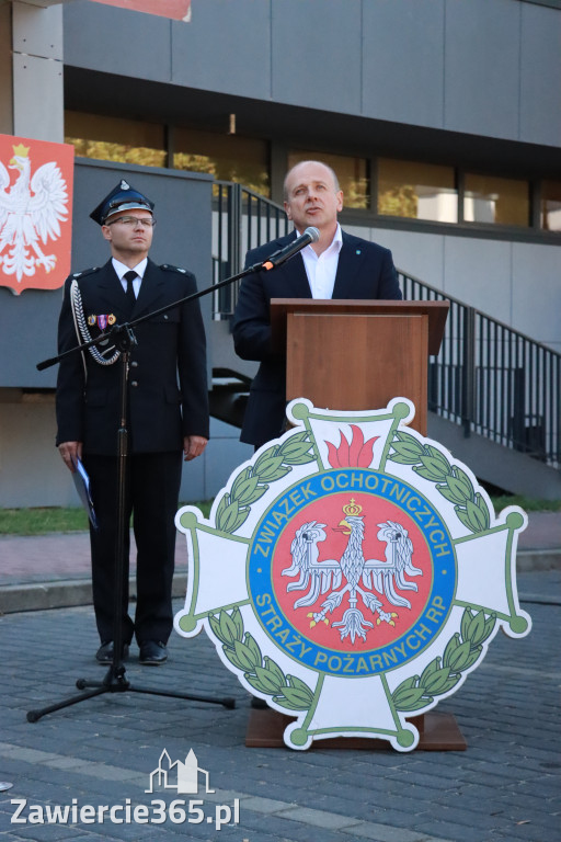 Fotorelacja II: Uroczystość NADANIA SZTANDARU i 50-lecie Zarządu Miejskiego ZOSP RP w Zawierciu