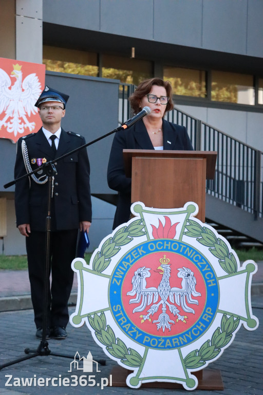 Fotorelacja II: Uroczystość NADANIA SZTANDARU i 50-lecie Zarządu Miejskiego ZOSP RP w Zawierciu