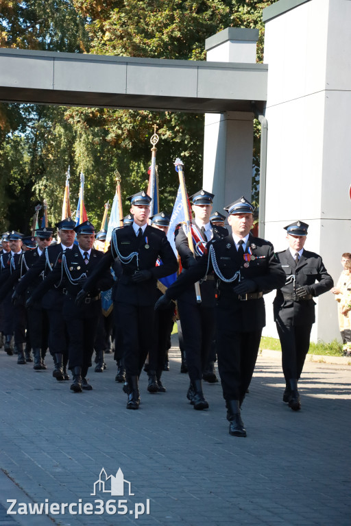 Fotorelacja II: Uroczystość NADANIA SZTANDARU i 50-lecie Zarządu Miejskiego ZOSP RP w Zawierciu