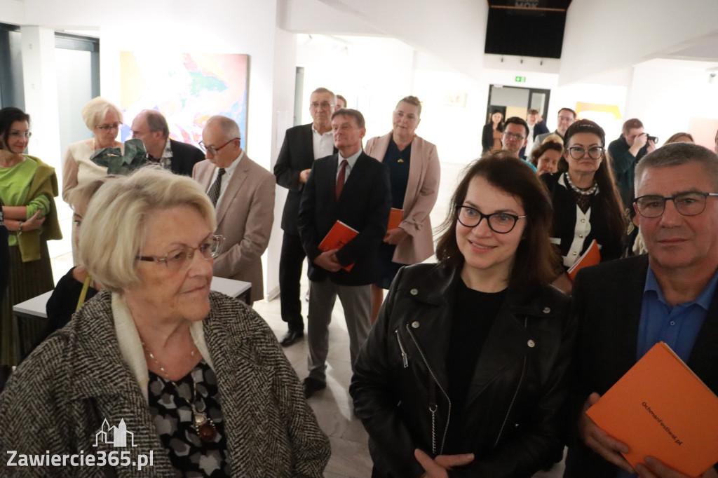 Fotorelacja: Wernisaż „I każdy może to zobaczyć - OD FIGURACJI DO ABSTRAKCJI” w MOK Zawiercie