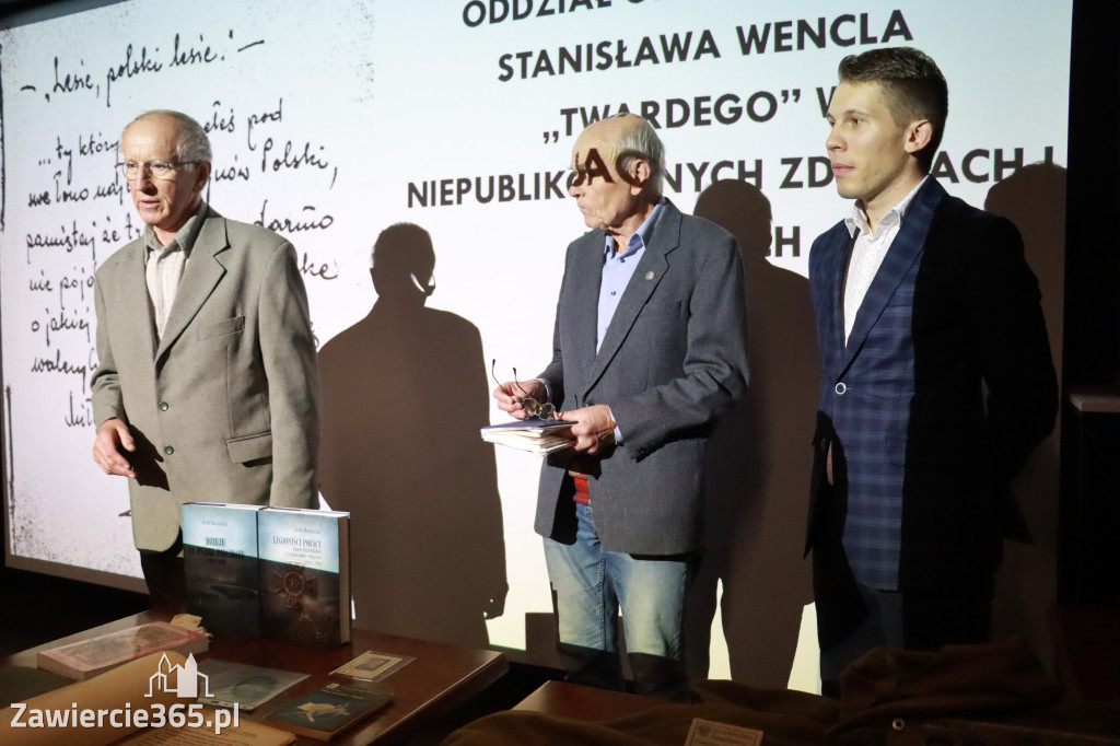 Fotorelacja: ODDZIAŁ GL , PPS , AK TWARDEGO - wykład w MOK Zawiercie
