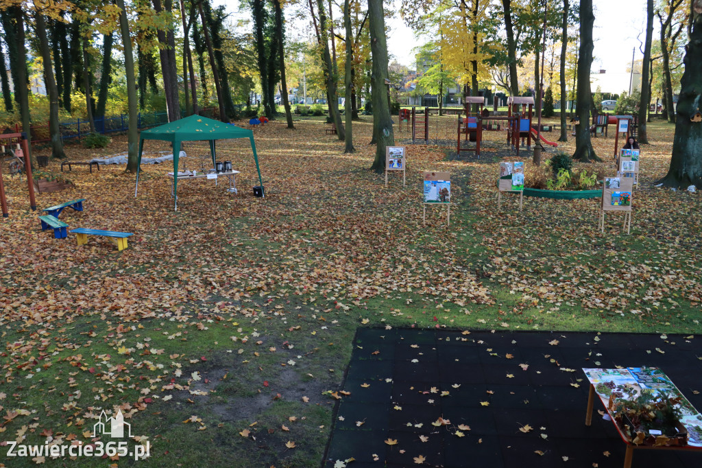 Fotorelacja: WERNISAŻ KONKURSU PLASTYCZNO-PRZYRODNICZEGO - Przedszkole nr 1 w Zawierciu