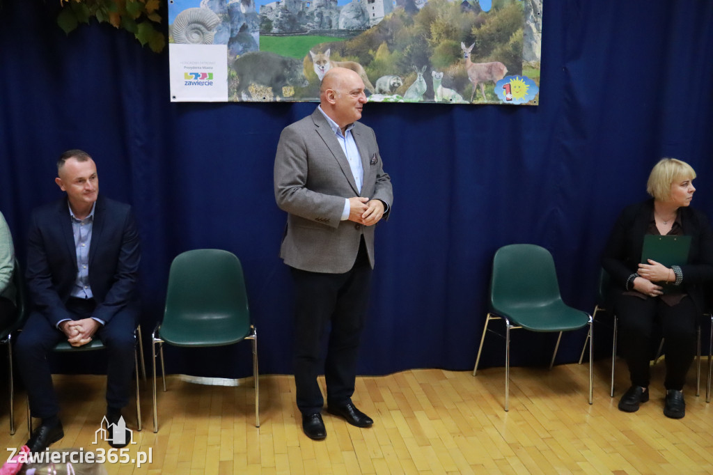 Fotorelacja: WERNISAŻ KONKURSU PLASTYCZNO-PRZYRODNICZEGO - Przedszkole nr 1 w Zawierciu