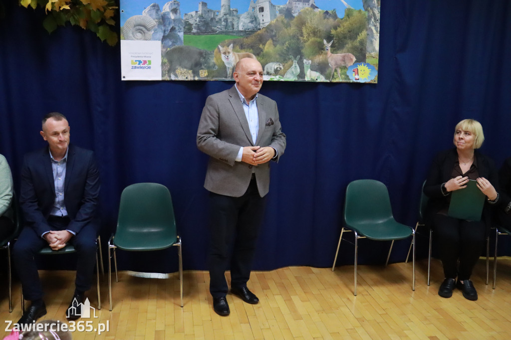 Fotorelacja: WERNISAŻ KONKURSU PLASTYCZNO-PRZYRODNICZEGO - Przedszkole nr 1 w Zawierciu