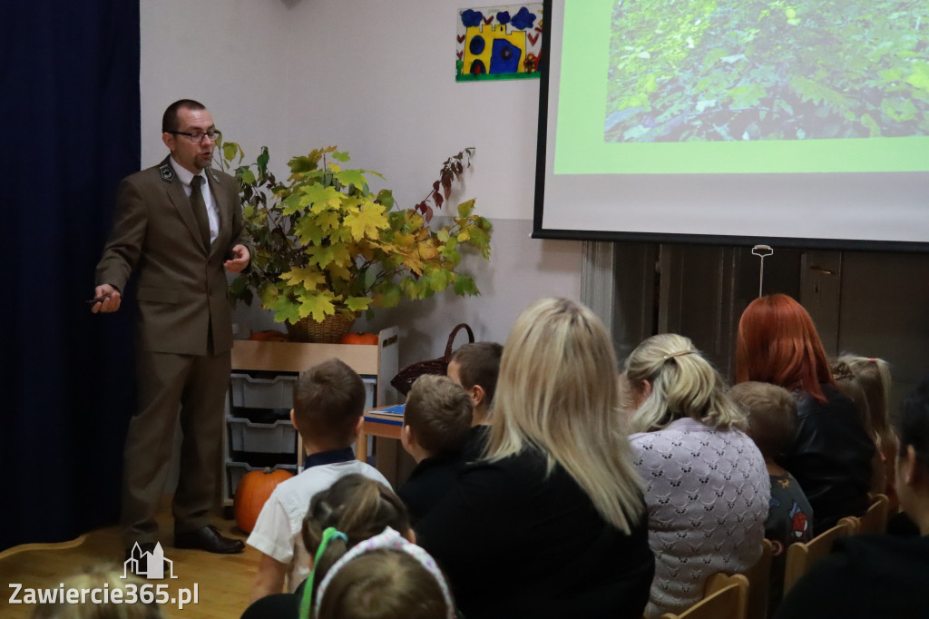 Fotorelacja: WERNISAŻ KONKURSU PLASTYCZNO-PRZYRODNICZEGO - Przedszkole nr 1 w Zawierciu