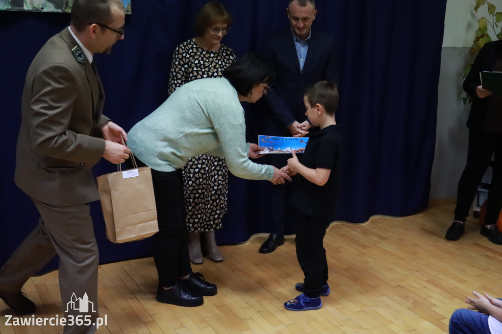 Fotorelacja: WERNISAŻ KONKURSU PLASTYCZNO-PRZYRODNICZEGO - Przedszkole nr 1 w Zawierciu