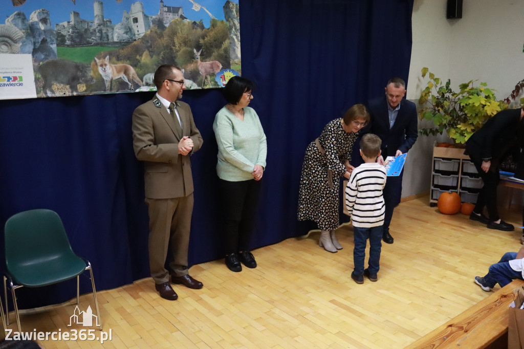 Fotorelacja: WERNISAŻ KONKURSU PLASTYCZNO-PRZYRODNICZEGO - Przedszkole nr 1 w Zawierciu