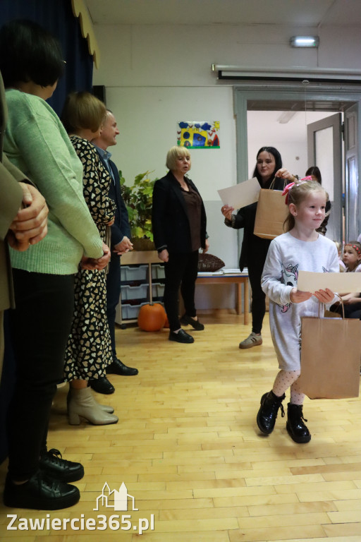 Fotorelacja: WERNISAŻ KONKURSU PLASTYCZNO-PRZYRODNICZEGO - Przedszkole nr 1 w Zawierciu