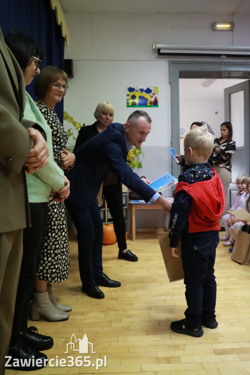 Fotorelacja: WERNISAŻ KONKURSU PLASTYCZNO-PRZYRODNICZEGO - Przedszkole nr 1 w Zawierciu