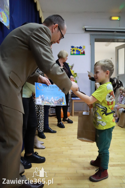 Fotorelacja: WERNISAŻ KONKURSU PLASTYCZNO-PRZYRODNICZEGO - Przedszkole nr 1 w Zawierciu