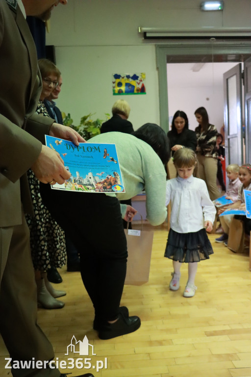 Fotorelacja: WERNISAŻ KONKURSU PLASTYCZNO-PRZYRODNICZEGO - Przedszkole nr 1 w Zawierciu