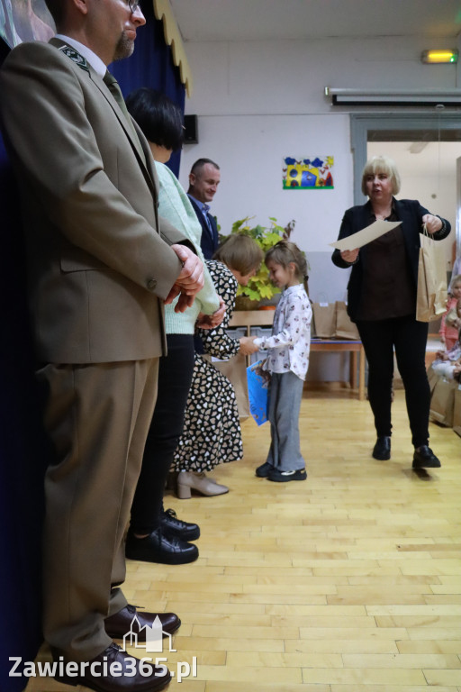 Fotorelacja: WERNISAŻ KONKURSU PLASTYCZNO-PRZYRODNICZEGO - Przedszkole nr 1 w Zawierciu
