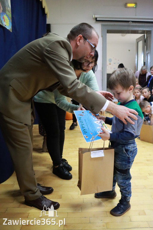 Fotorelacja: WERNISAŻ KONKURSU PLASTYCZNO-PRZYRODNICZEGO - Przedszkole nr 1 w Zawierciu