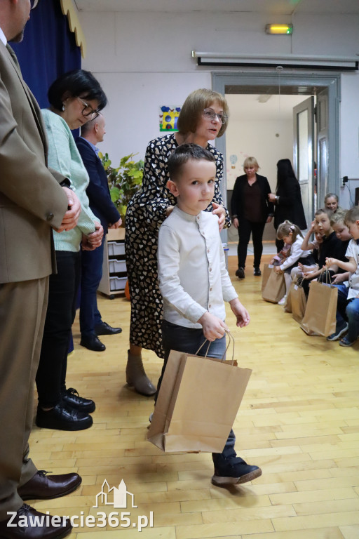 Fotorelacja: WERNISAŻ KONKURSU PLASTYCZNO-PRZYRODNICZEGO - Przedszkole nr 1 w Zawierciu