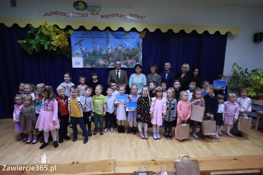 Fotorelacja: WERNISAŻ KONKURSU PLASTYCZNO-PRZYRODNICZEGO - Przedszkole nr 1 w Zawierciu
