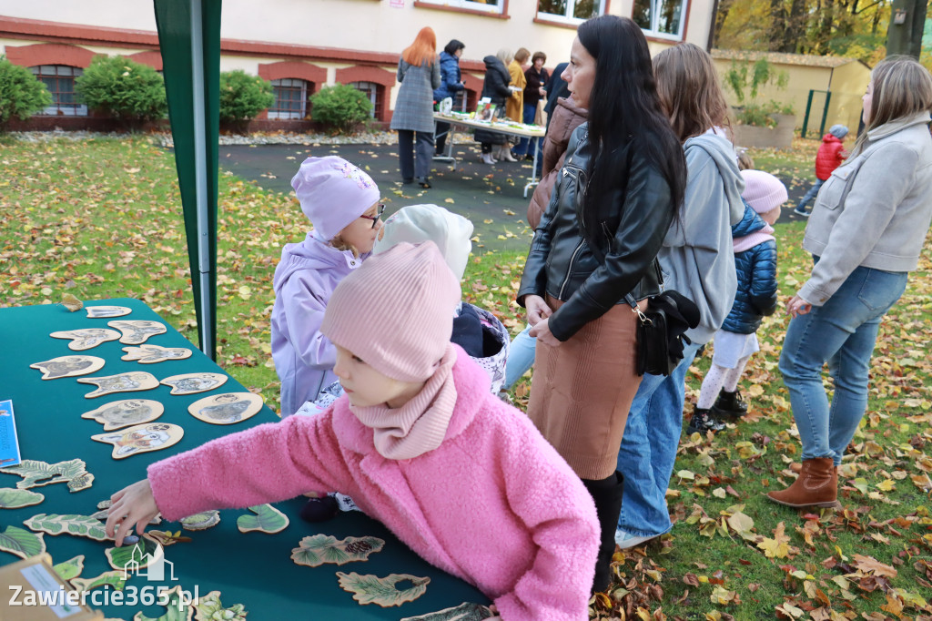 Fotorelacja: WERNISAŻ KONKURSU PLASTYCZNO-PRZYRODNICZEGO - Przedszkole nr 1 w Zawierciu