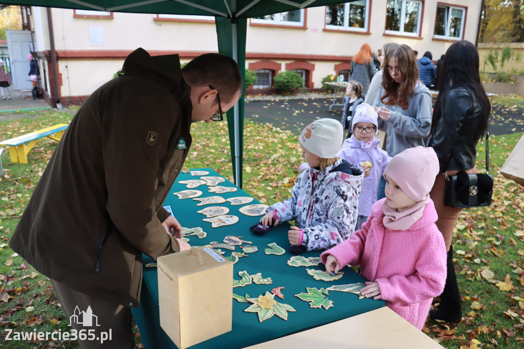 Fotorelacja: WERNISAŻ KONKURSU PLASTYCZNO-PRZYRODNICZEGO - Przedszkole nr 1 w Zawierciu