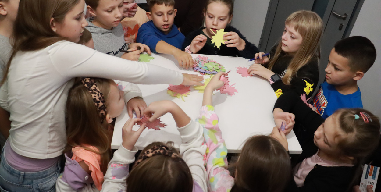 Fotorelacja: Otwarcie wystawy prac uczniów SP4 w MOK Zawiercie
