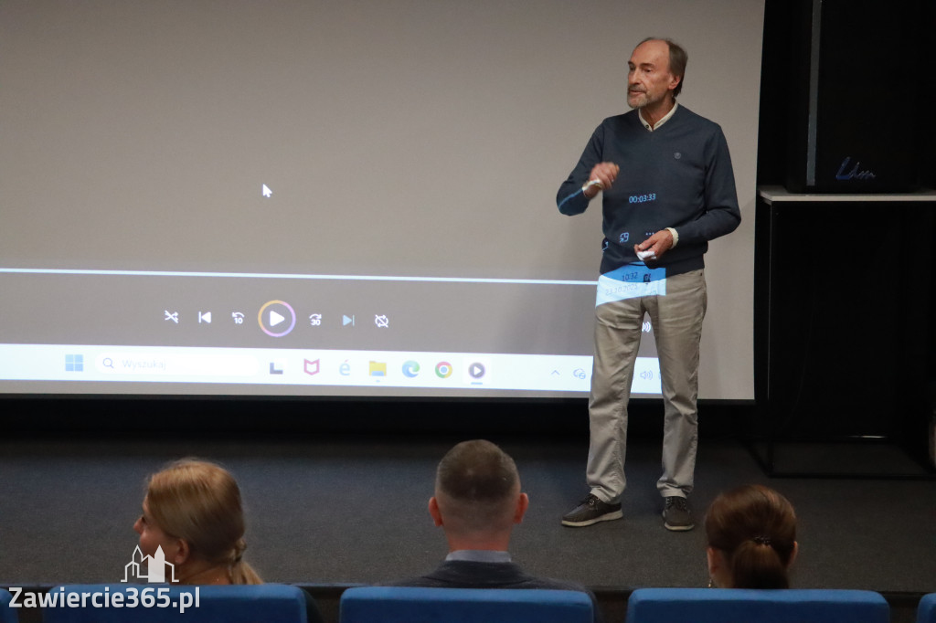 Fotorelacja: Otwarcie wystawy prac uczniów SP4 w MOK Zawiercie
