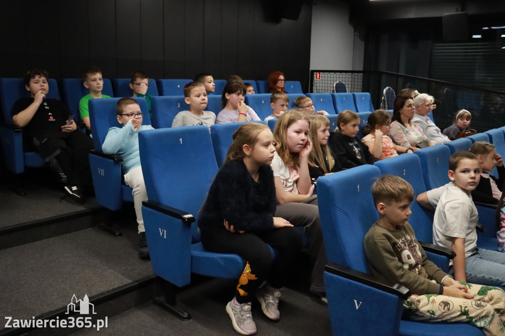Fotorelacja: Otwarcie wystawy prac uczniów SP4 w MOK Zawiercie