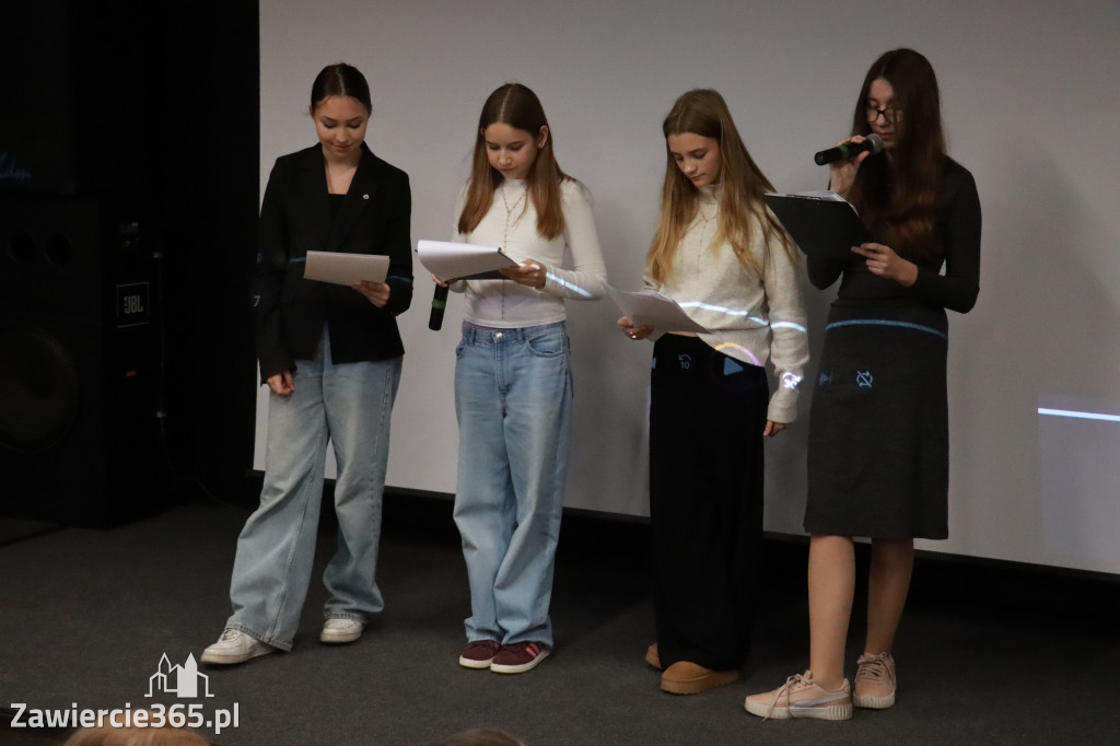 Fotorelacja: Otwarcie wystawy prac uczniów SP4 w MOK Zawiercie