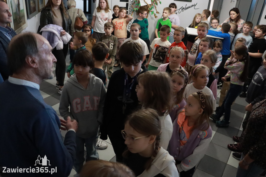 Fotorelacja: Otwarcie wystawy prac uczniów SP4 w MOK Zawiercie