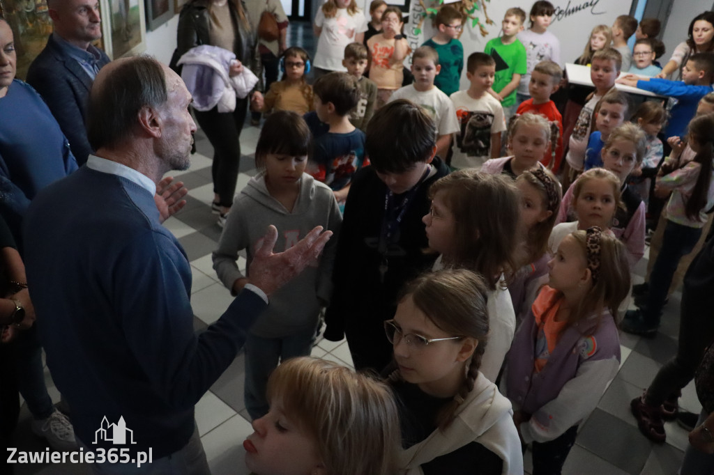 Fotorelacja: Otwarcie wystawy prac uczniów SP4 w MOK Zawiercie