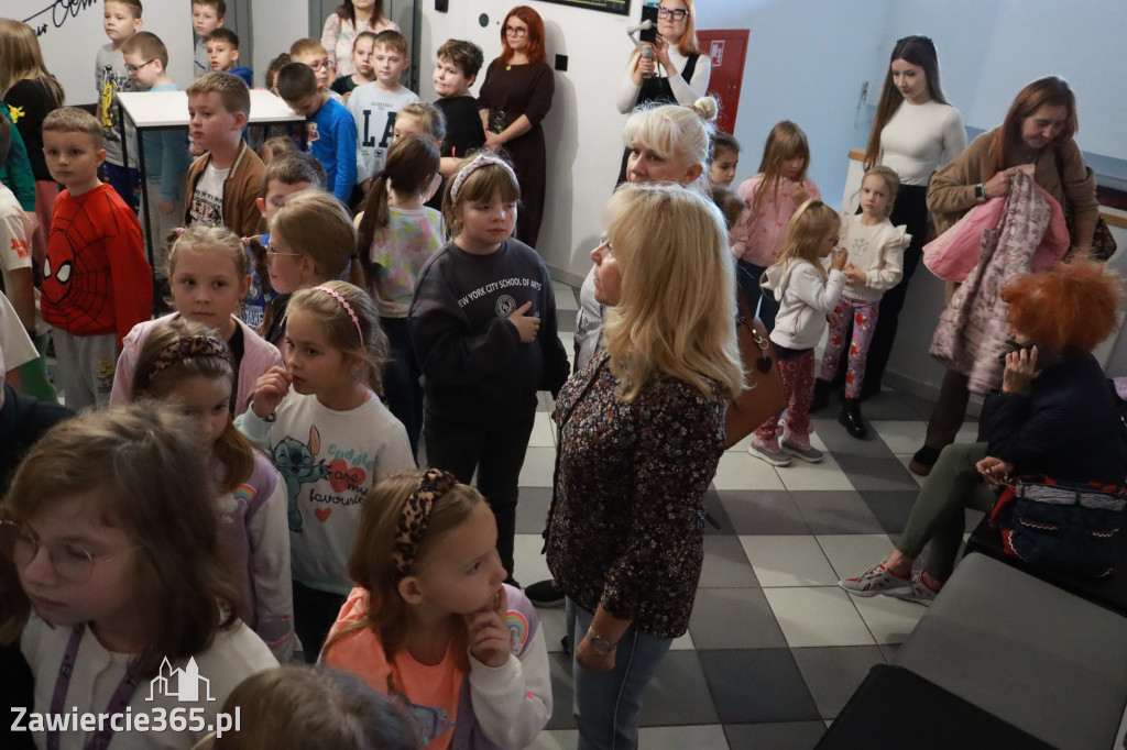 Fotorelacja: Otwarcie wystawy prac uczniów SP4 w MOK Zawiercie