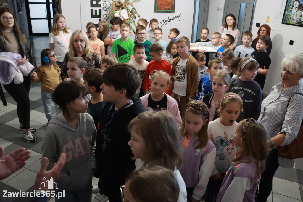 Fotorelacja: Otwarcie wystawy prac uczniów SP4 w MOK Zawiercie
