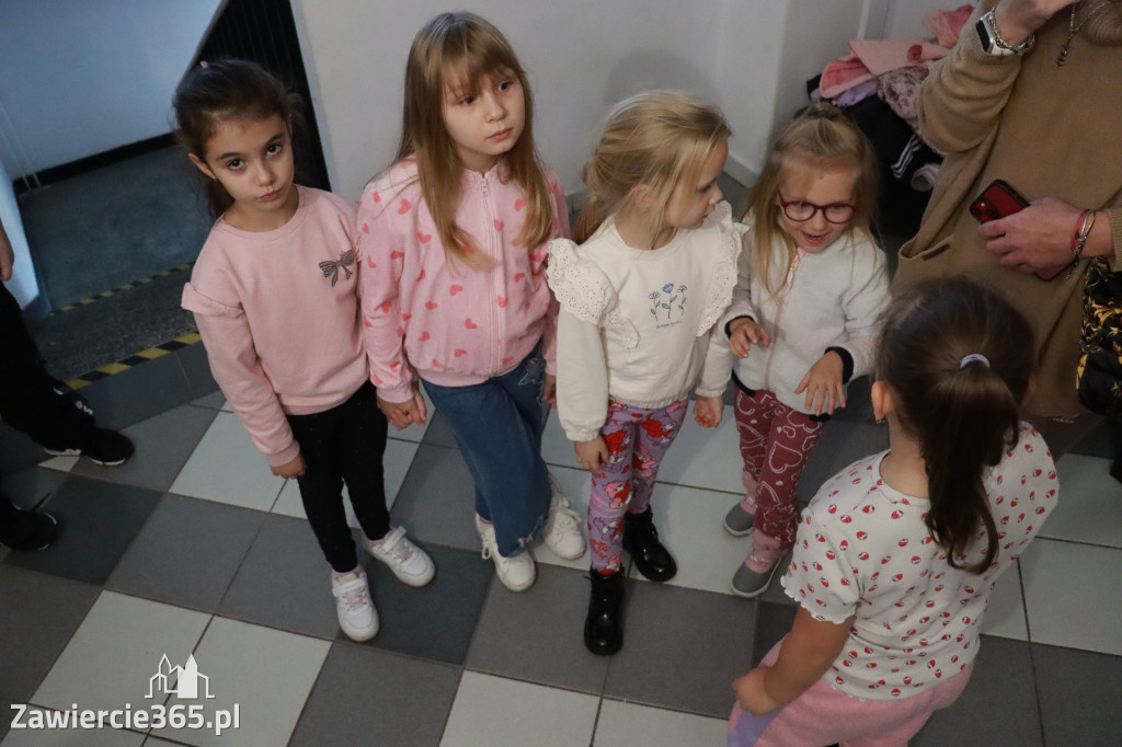 Fotorelacja: Otwarcie wystawy prac uczniów SP4 w MOK Zawiercie
