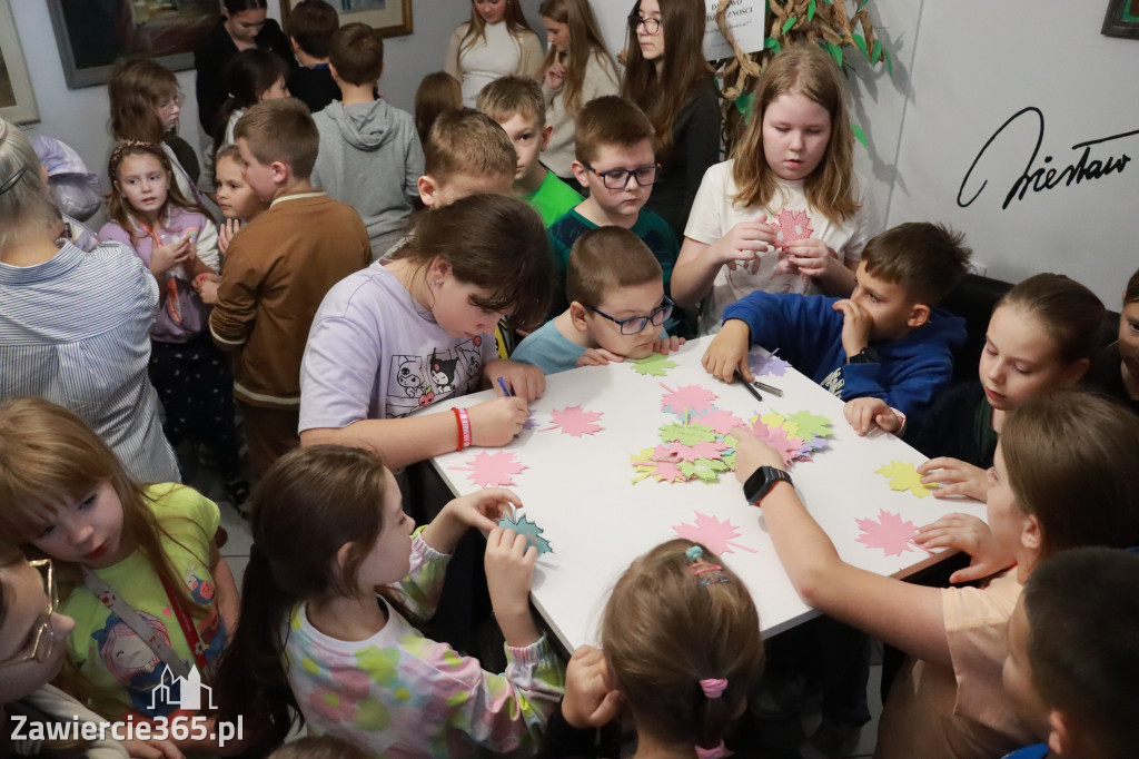 Fotorelacja: Otwarcie wystawy prac uczniów SP4 w MOK Zawiercie