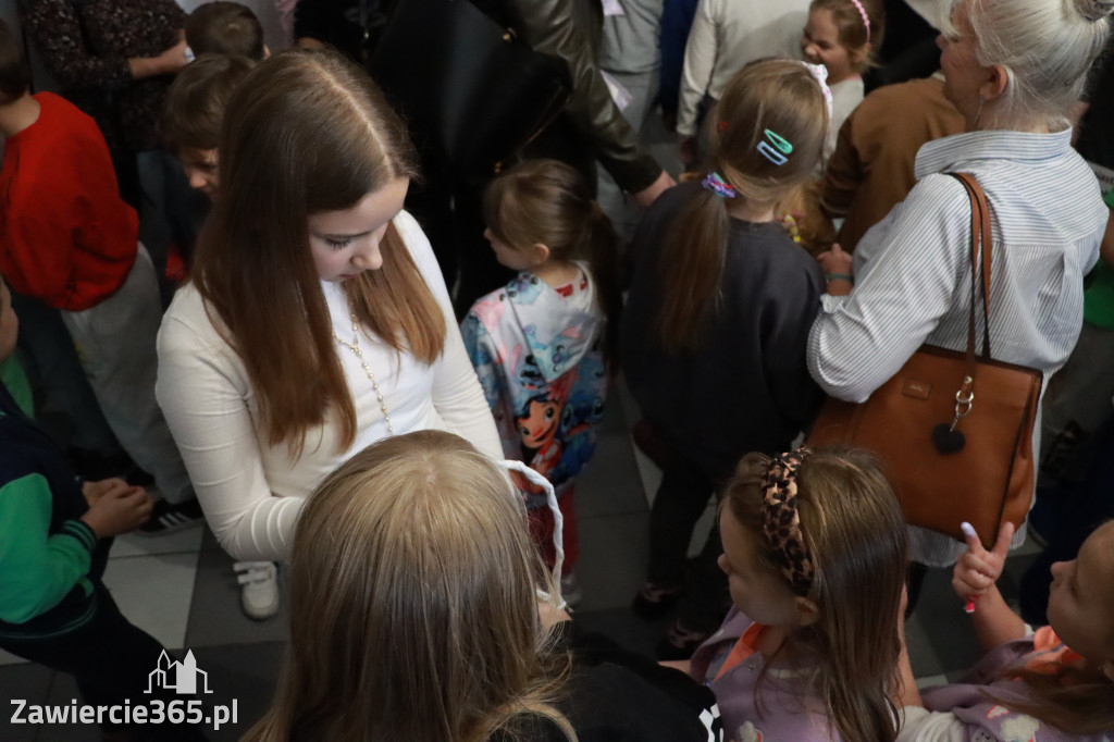 Fotorelacja: Otwarcie wystawy prac uczniów SP4 w MOK Zawiercie