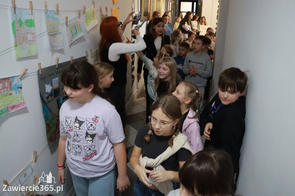 Fotorelacja: Otwarcie wystawy prac uczniów SP4 w MOK Zawiercie